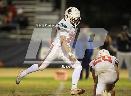 Thumbnail 2 in Lindsay vs Chatsworth (CIF Div 7-AA Regional Final) photogallery.