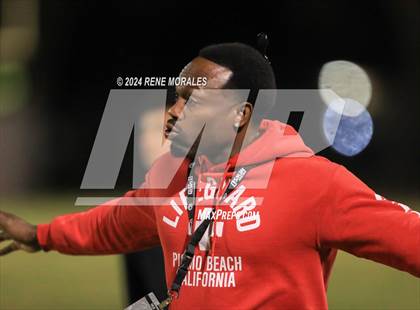 Thumbnail 2 in Lindsay vs Chatsworth (CIF Div 7-AA Regional Final) photogallery.