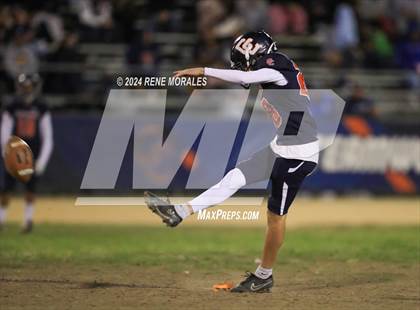 Thumbnail 3 in Lindsay vs Chatsworth (CIF Div 7-AA Regional Final) photogallery.