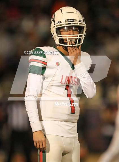 Thumbnail 3 in Lindsay vs Chatsworth (CIF Div 7-AA Regional Final) photogallery.