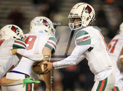 Thumbnail 1 in Lindsay vs Chatsworth (CIF Div 7-AA Regional Final) photogallery.
