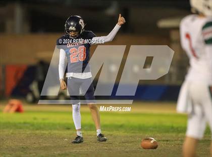Thumbnail 1 in Lindsay vs Chatsworth (CIF Div 7-AA Regional Final) photogallery.