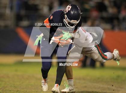 Thumbnail 3 in Lindsay vs Chatsworth (CIF Div 7-AA Regional Final) photogallery.