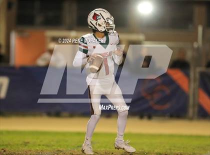 Thumbnail 3 in Lindsay vs Chatsworth (CIF Div 7-AA Regional Final) photogallery.