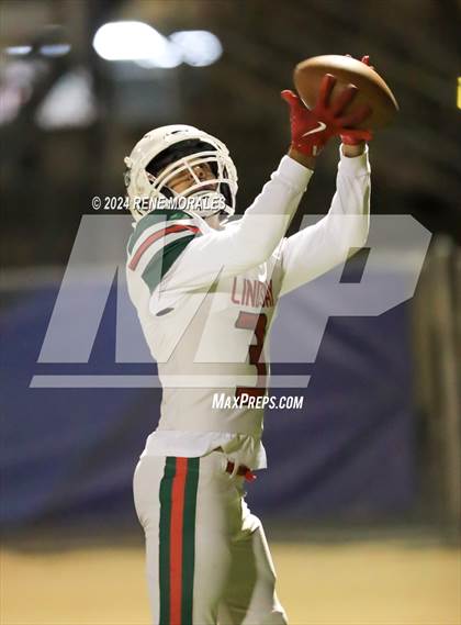 Thumbnail 3 in Lindsay vs Chatsworth (CIF Div 7-AA Regional Final) photogallery.