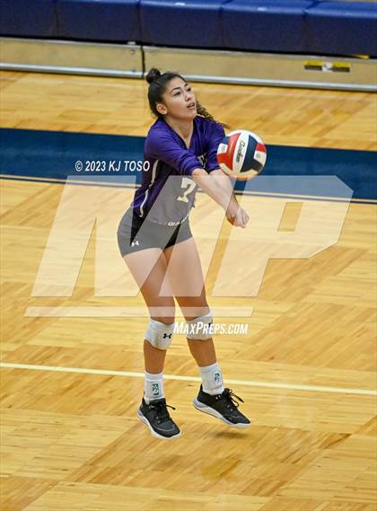 Thumbnail 2 in Harlan @ Warren photogallery.
