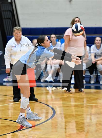 Thumbnail 2 in Harlan @ Warren photogallery.