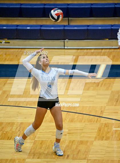 Thumbnail 1 in Harlan @ Warren photogallery.