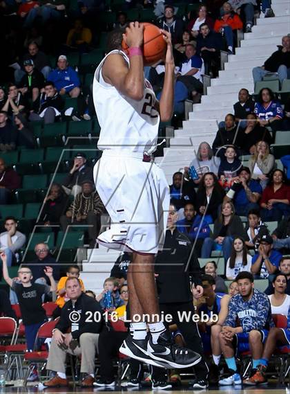 Thumbnail 1 in Aquinas vs. Middletown (NYSPHSAA Class AA Final) photogallery.