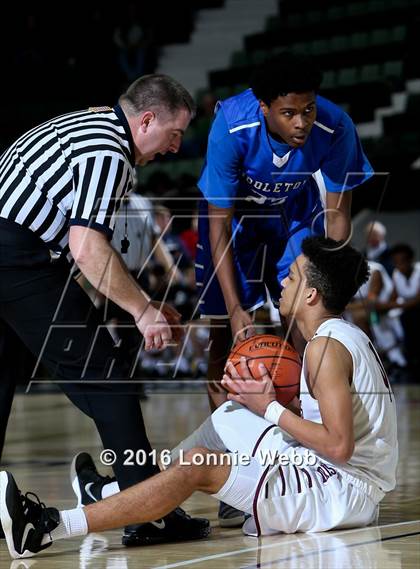 Thumbnail 2 in Aquinas vs. Middletown (NYSPHSAA Class AA Final) photogallery.