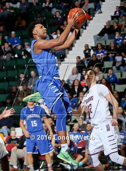 Thumbnail 1 in Aquinas vs. Middletown (NYSPHSAA Class AA Final) photogallery.