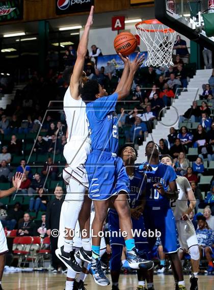 Thumbnail 3 in Aquinas vs. Middletown (NYSPHSAA Class AA Final) photogallery.