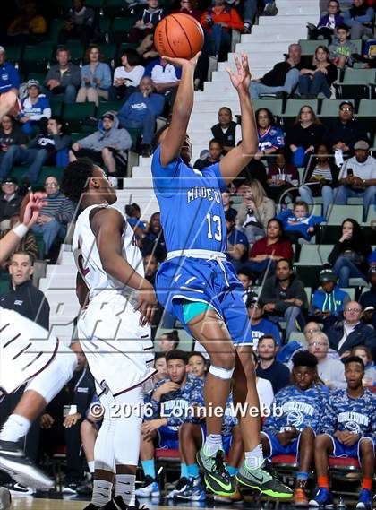 Thumbnail 2 in Aquinas vs. Middletown (NYSPHSAA Class AA Final) photogallery.