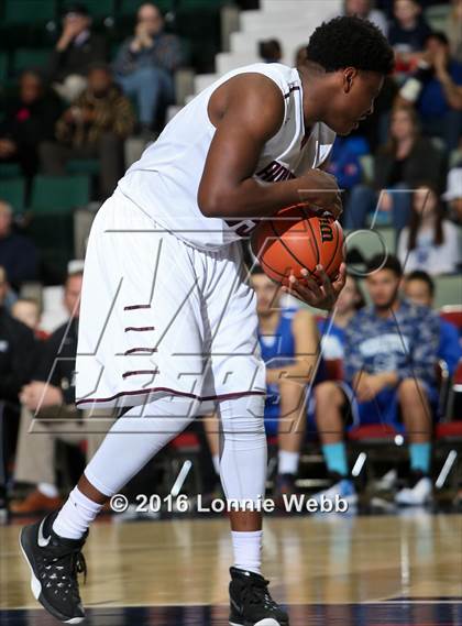 Thumbnail 1 in Aquinas vs. Middletown (NYSPHSAA Class AA Final) photogallery.