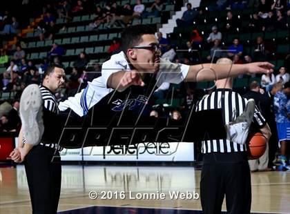 Thumbnail 2 in Aquinas vs. Middletown (NYSPHSAA Class AA Final) photogallery.