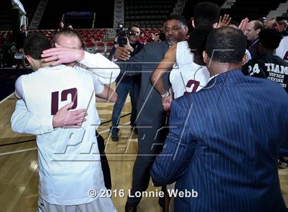 Thumbnail 2 in Aquinas vs. Middletown (NYSPHSAA Class AA Final) photogallery.