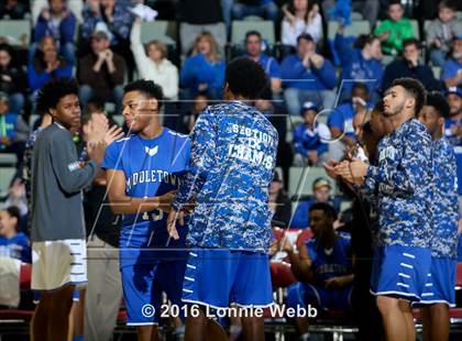 Thumbnail 2 in Aquinas vs. Middletown (NYSPHSAA Class AA Final) photogallery.