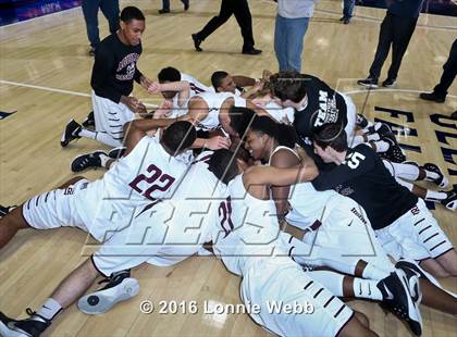 Thumbnail 1 in Aquinas vs. Middletown (NYSPHSAA Class AA Final) photogallery.