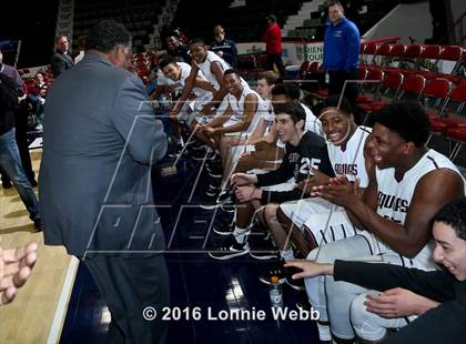 Thumbnail 1 in Aquinas vs. Middletown (NYSPHSAA Class AA Final) photogallery.