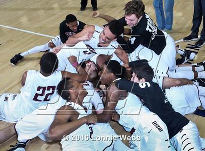 Thumbnail 2 in Aquinas vs. Middletown (NYSPHSAA Class AA Final) photogallery.