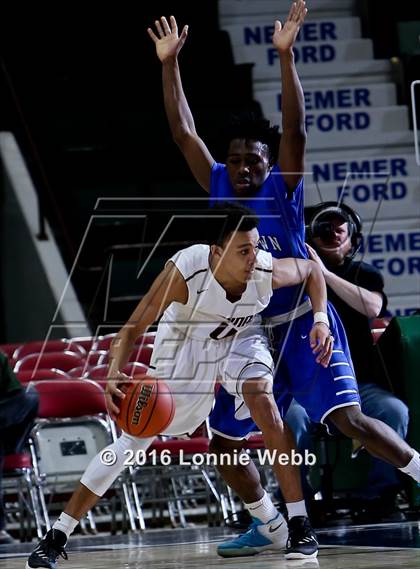 Thumbnail 3 in Aquinas vs. Middletown (NYSPHSAA Class AA Final) photogallery.