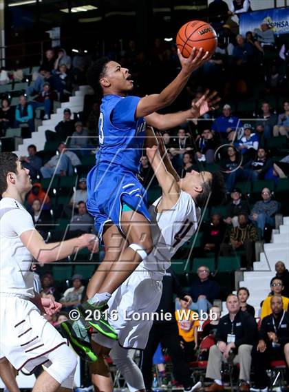 Thumbnail 1 in Aquinas vs. Middletown (NYSPHSAA Class AA Final) photogallery.