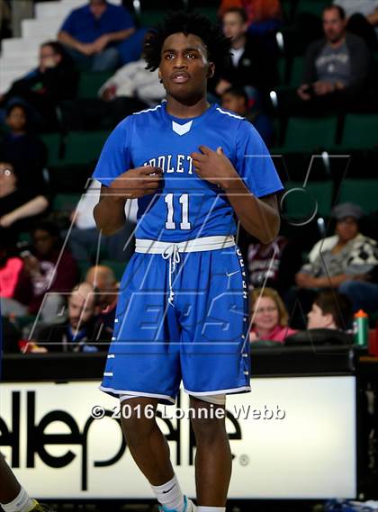 Thumbnail 2 in Aquinas vs. Middletown (NYSPHSAA Class AA Final) photogallery.