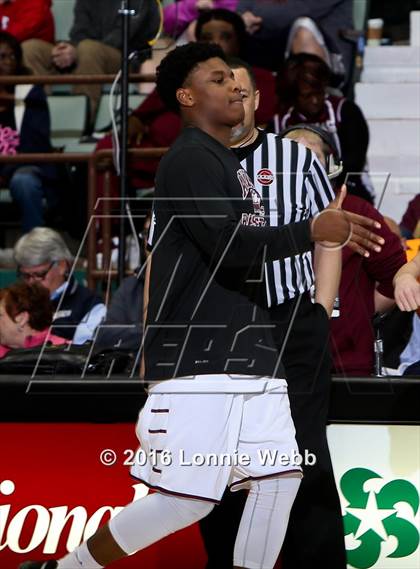 Thumbnail 2 in Aquinas vs. Middletown (NYSPHSAA Class AA Final) photogallery.