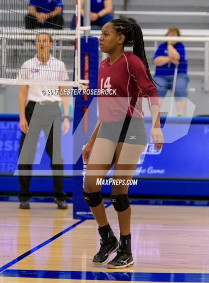 Thumbnail 2 in Floresville vs MacArthur (NISD Tournament) photogallery.