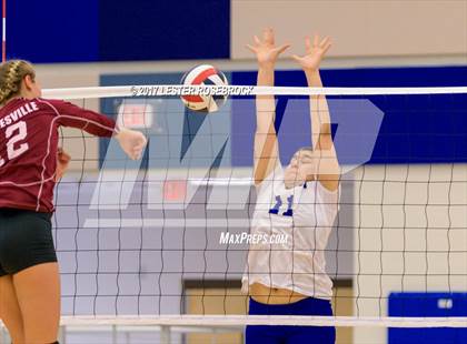 Thumbnail 2 in Floresville vs MacArthur (NISD Tournament) photogallery.