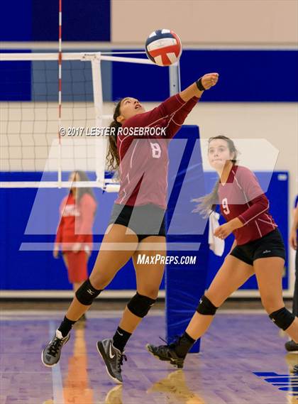 Thumbnail 1 in Floresville vs MacArthur (NISD Tournament) photogallery.