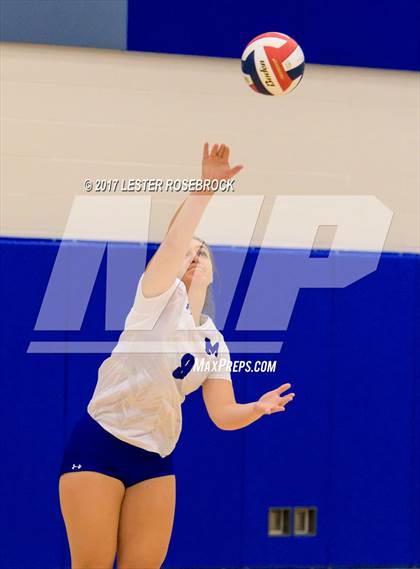 Thumbnail 1 in Floresville vs MacArthur (NISD Tournament) photogallery.