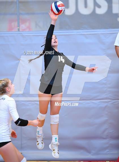 Thumbnail 1 in Oviedo vs. Archbishop Mitty (Nike Tournament of Champions) photogallery.