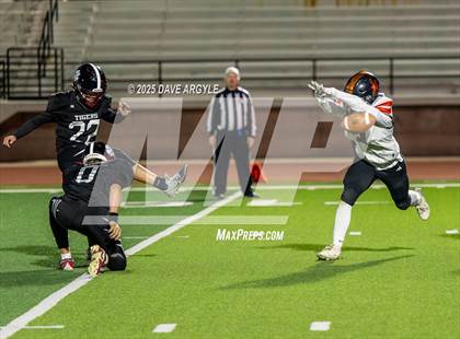 Thumbnail 2 in Milford vs. Monticello (UHSAA 8-man Semifinal) photogallery.