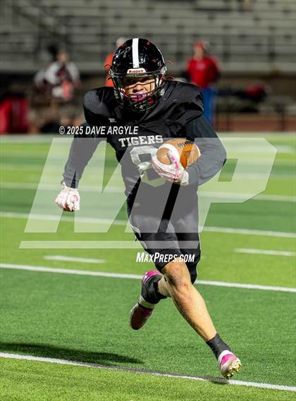 Thumbnail 2 in Milford vs. Monticello (UHSAA 8-man Semifinal) photogallery.