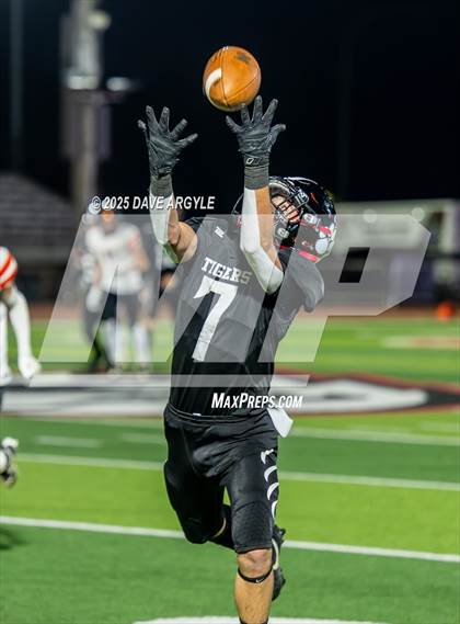 Thumbnail 3 in Milford vs. Monticello (UHSAA 8-man Semifinal) photogallery.