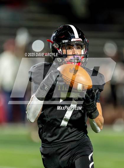 Thumbnail 2 in Milford vs. Monticello (UHSAA 8-man Semifinal) photogallery.