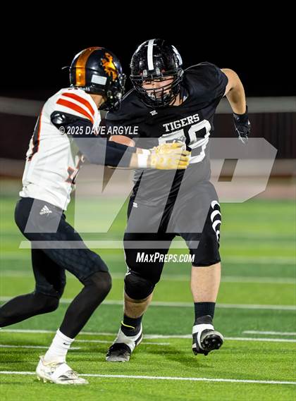 Thumbnail 2 in Milford vs. Monticello (UHSAA 8-man Semifinal) photogallery.