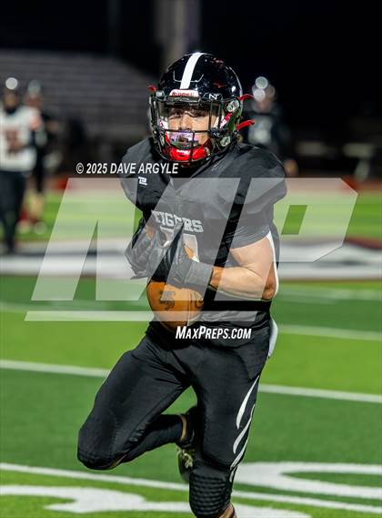 Thumbnail 2 in Milford vs. Monticello (UHSAA 8-man Semifinal) photogallery.