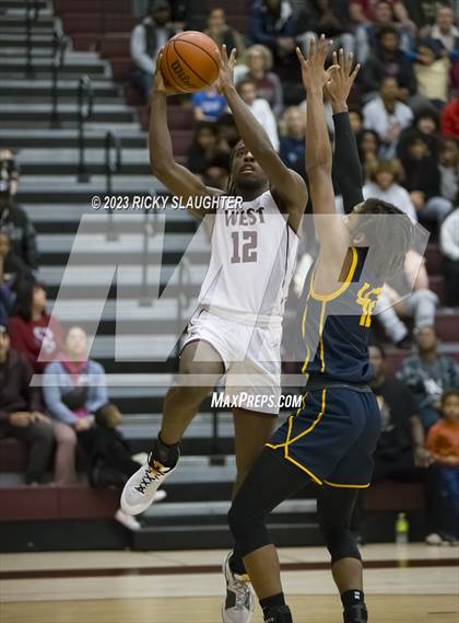 Thumbnail 1 in O'Fallon @ Belleville West photogallery.