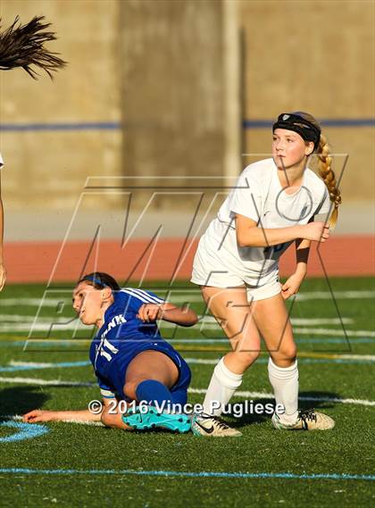 Thumbnail 1 in Burbank @ Crescenta Valley photogallery.