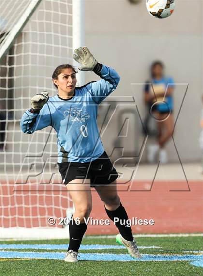 Thumbnail 1 in Burbank @ Crescenta Valley photogallery.