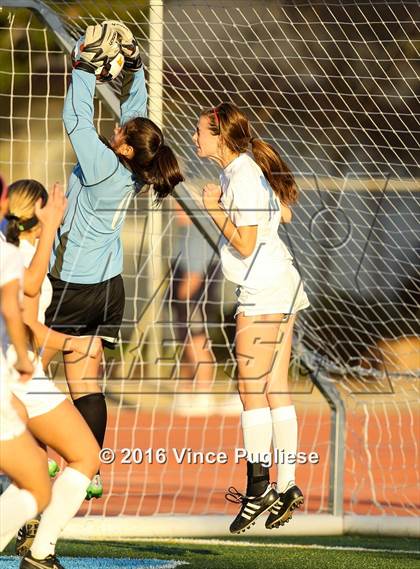 Thumbnail 2 in Burbank @ Crescenta Valley photogallery.