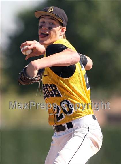 Thumbnail 1 in Quartz Hill vs. Goldwater photogallery.