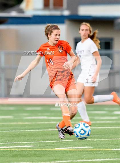 Thumbnail 1 in Roseville vs. Whitney (CIF SJS D2 Final) photogallery.