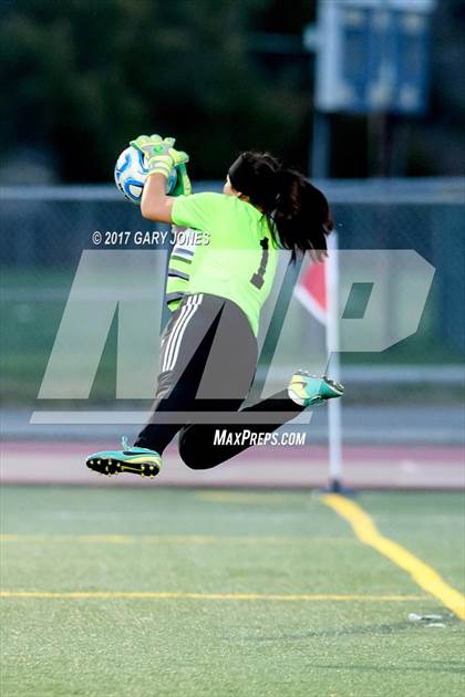 Thumbnail 2 in Roseville vs. Whitney (CIF SJS D2 Final) photogallery.