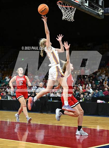 Thumbnail 1 in Glenwood Springs vs. Windsor (CHSAA 5A Final Four) photogallery.