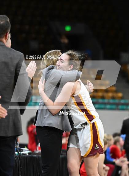 Thumbnail 2 in Glenwood Springs vs. Windsor (CHSAA 5A Final Four) photogallery.