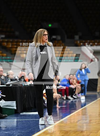 Thumbnail 2 in Glenwood Springs vs. Windsor (CHSAA 5A Final Four) photogallery.
