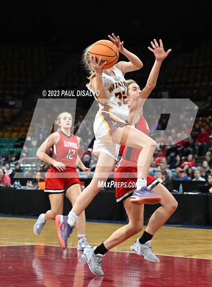 Thumbnail 1 in Glenwood Springs vs. Windsor (CHSAA 5A Final Four) photogallery.